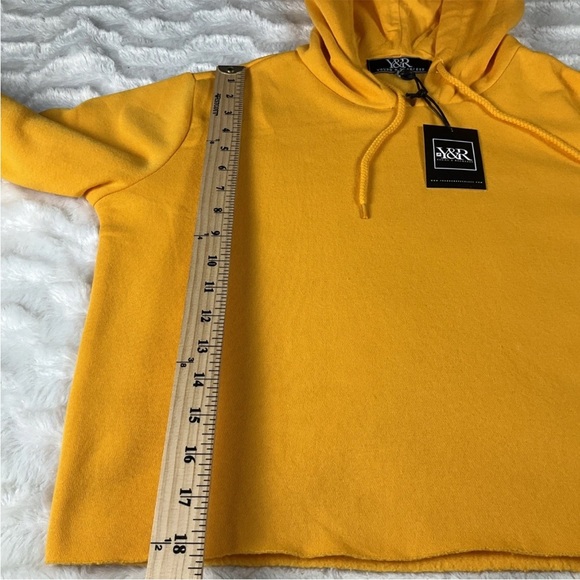 Young And Reckless Women’s Yellow Medium Cropped Top Hoodie New With Tags Winter - Picture 7 of 8